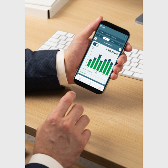 Man using mobile phone for valda energy app